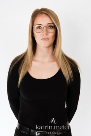 vor der Haarverlängerung von vorne